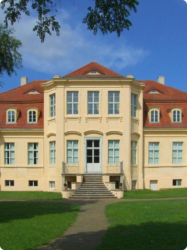 Frontansicht des Gutshaus Rochows